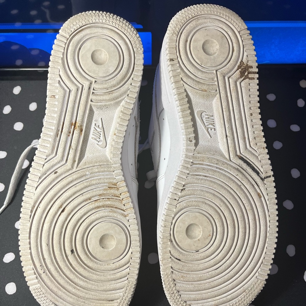 White Low-Top Sneakers - Picture 5 of 5
